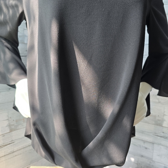 Vince Camuto 3/4 Sleeve Flutter Sleeve Blouse Womens Medium - Picture 3 of 12